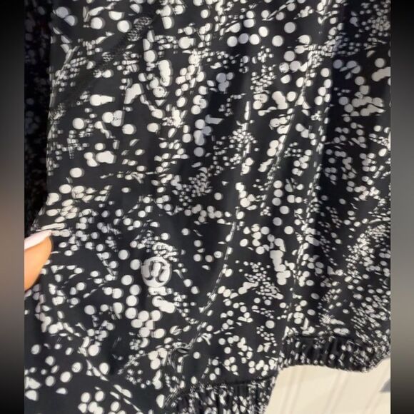 Lululemon Water Bound Hoodie Sz 8 - Picture 10 of 11